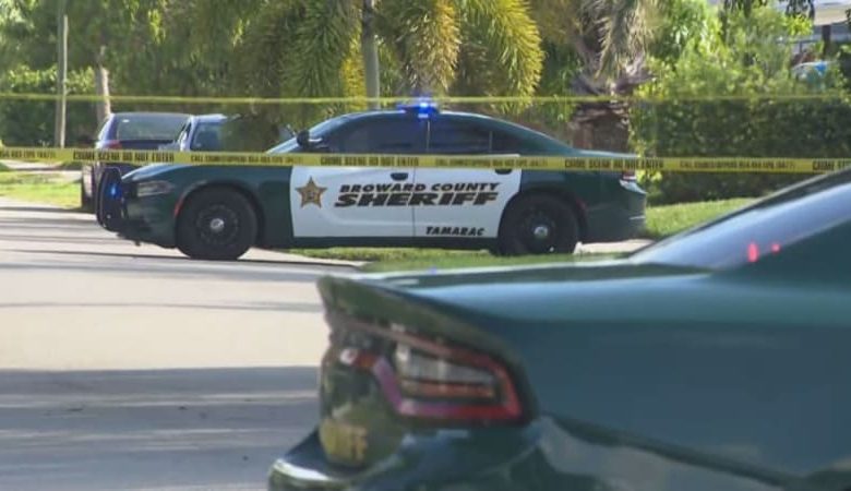 Possible stabbing in Oakland Park, 2 people hospitalized but not cooperating with deputies